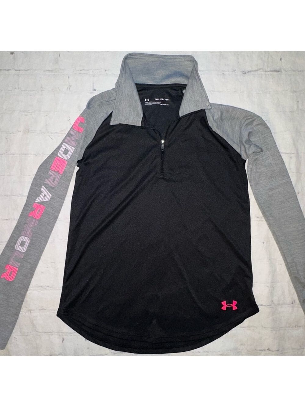 NWOT Girls Youth XL Under Armour 1/4 Zip Pullover Heatgear LS Shirt Black/Gray